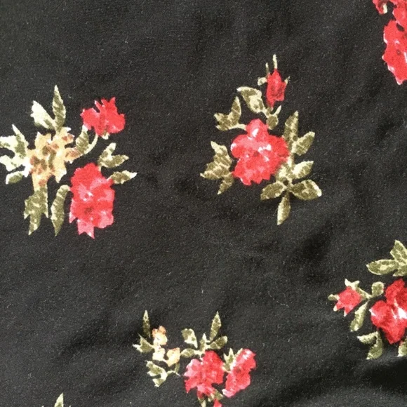 Brandy Melville cami one size floral flowy top. - Picture 5 of 10